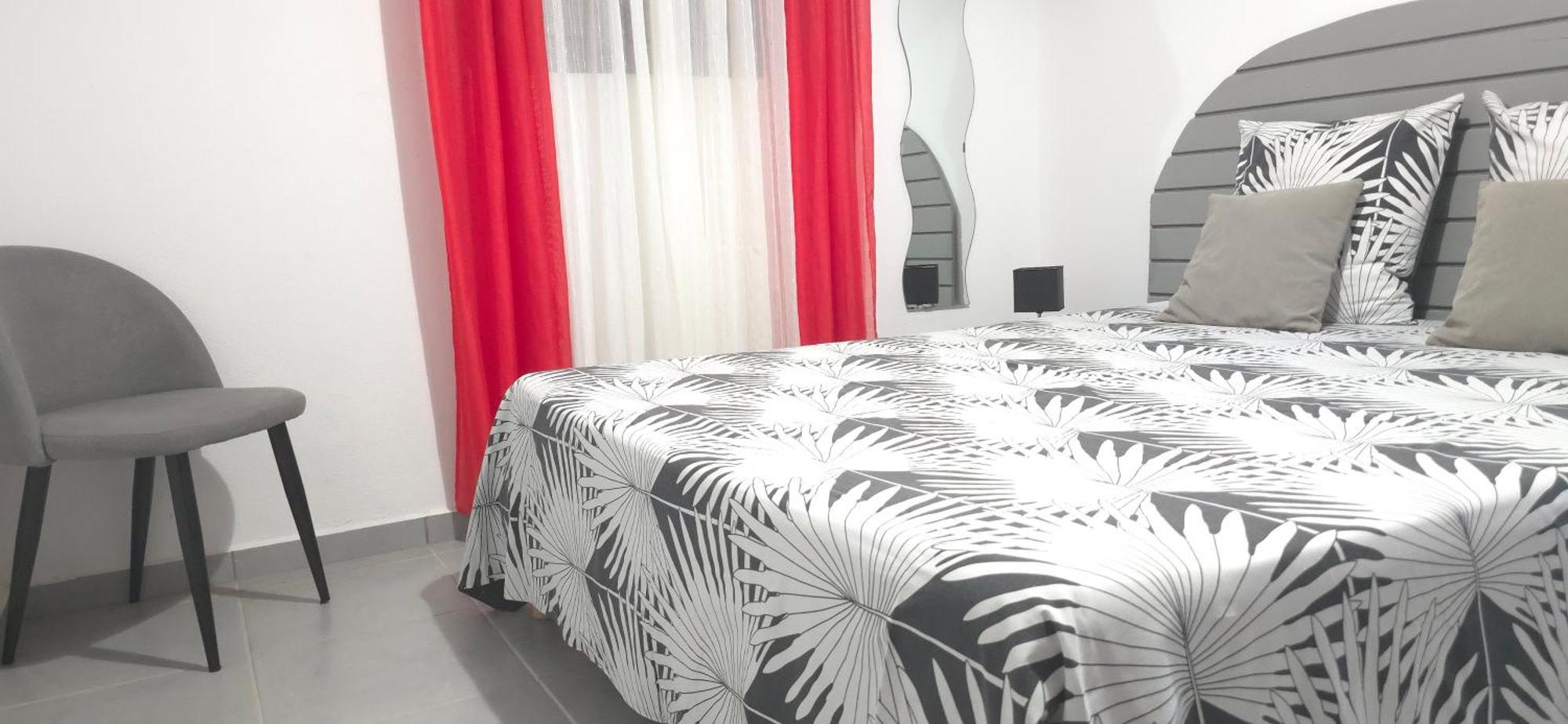 Maison Laurencia - Appartement De L'Etage サンタンヌ エクステリア 写真